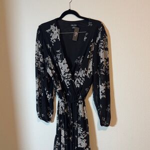 Elegant Black and White Floral Long Sleeve Dres
